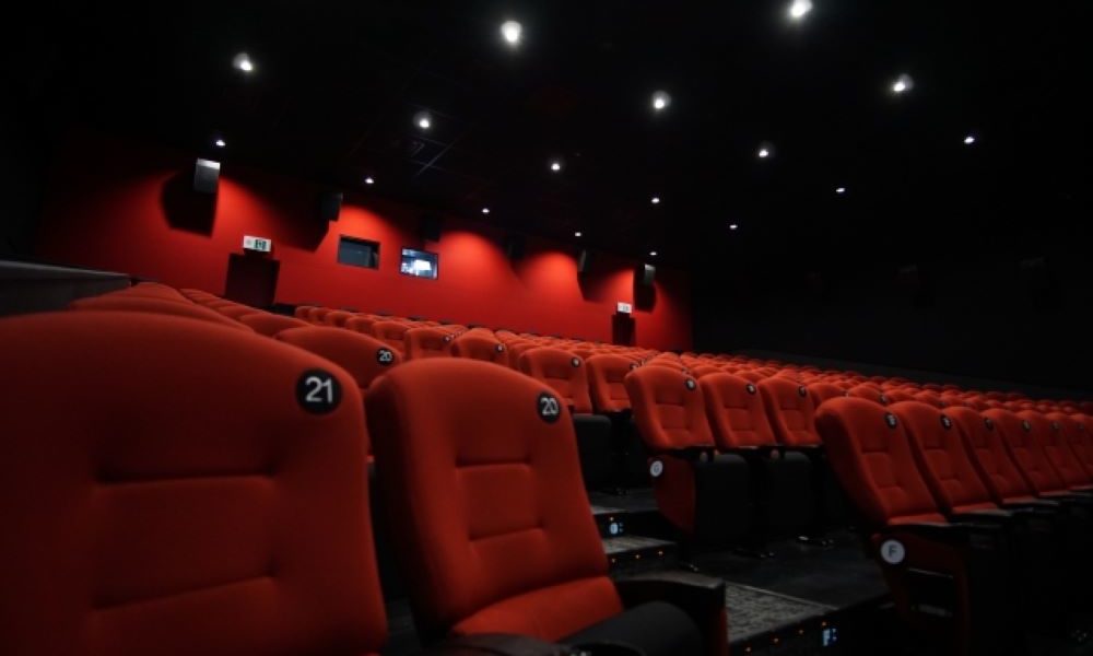 映画館内の座席